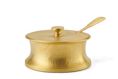 Zuccheriera con coperchio e cucchiaio in argento vermeil martellato. Firenze, a