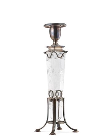 Candeliere in argento con fusto a obelisco rovesciato in cristallo di rocca, so