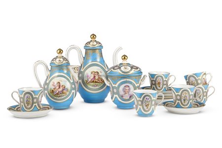 Manifattura francese, nello stile di Sévres. Parte di servizio da caffè in porc