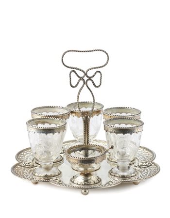 Portauovo in argento con contenitori in vetro inciso a fiori e fiocchi su base