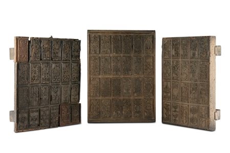 Arte del secolo XIX. Lotto composto da tre matrici di legno per carte da gioco
