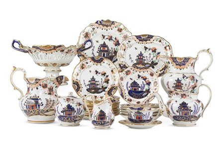 Manifattura di Davenport, secolo XIX. Servizio da dessert in porcellana profila