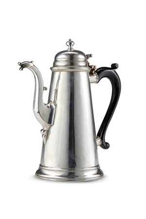Caffettiera in argento con corpo troncoconico liscio e coperchio con presa a tr