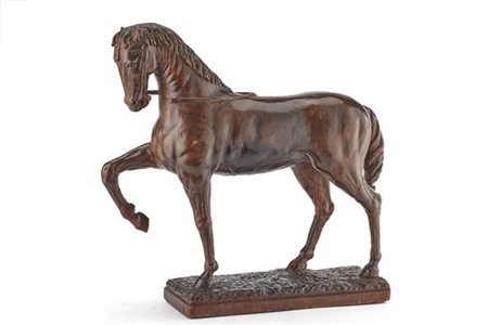 Scultore del secolo XIX. Cavallo, figura in legno a tutto tondo, su base rettan