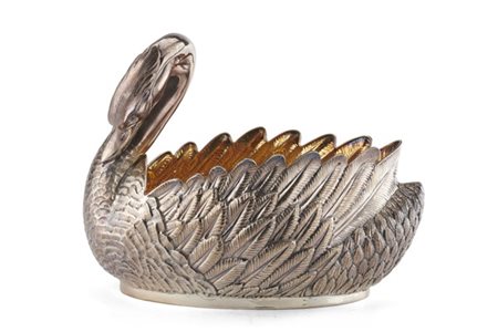 Cigno centrotavola in argento a tutto tondo con interno in vermeil. Firmato e n