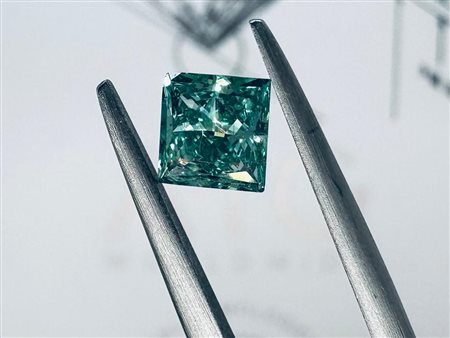 DIAMANTE 0,8 CT VERDE VIVIDO* - SI1 - INCISO AL LASER - C30610-2