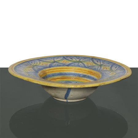 Piattino in maiolica policroma, Deruta, 16° secolo