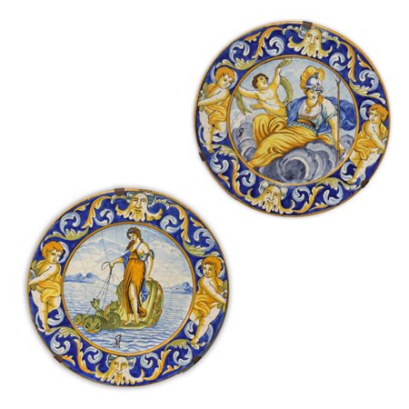 Michele  Giustiniani (Campania)  - Coppia di piatti dipinti a raffaellesche e con scene mitologiche centrali. , Naples, circa 1889