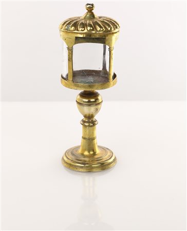 Ostensorio in ottone dorato, XVIII secolo altezza cm 21 contenitore...