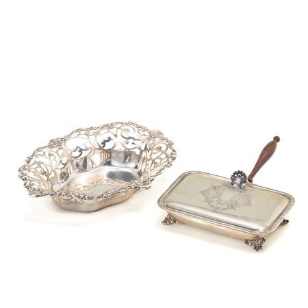  
Lotto di un raccoglibriciole e un cestino 
 