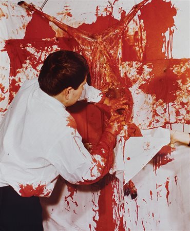 Nitsch Hermann O.M. Theater, 1973 fotografia su carta kodak, cm 60x50, es....