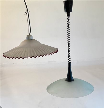 Lotto composto da due lampade a sospensione. Italia, secolo XX. Una con struttu