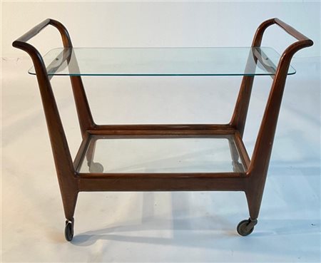 Carrello portavivande in legno massello con due ripiani in vetro. Italia, anni