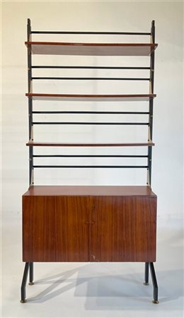 Libreria. Italia, anni '60. Ripiani e stipo a due ante in legno impiallacciato