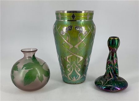 Manifatture diverse Lotto composto da tre vasi in vetro soffiato con superficie