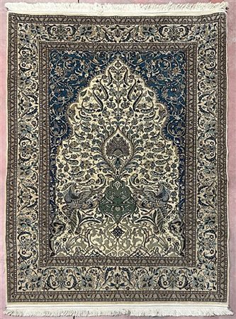 Tappeto preghiera Nain, Persia, secolo XX. Annodato in lana e seta. Mirab decor
