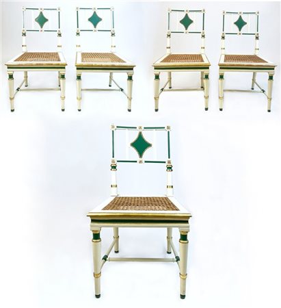 Gruppo di cinque sedie in legno dipinto in policromia e dorato con schienale a
