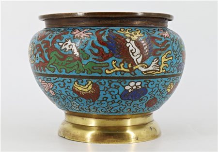 Braciere in metallo cloisonné
Cina. Secolo XIX-XX 
(h cm 13,5) (difetti)
