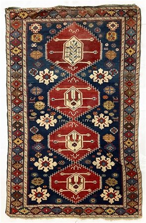 Tappeto Daghestan, Caucaso, inizio secolo XX. Decoro con quattro medaglioni rom