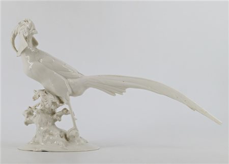 Manifattura tedesca, Karl Tutter (1883-1969) Figura di fagiano in porcellana bi