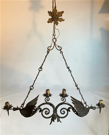 Manifattura lombarda Lampadario a cinque luci in ferro battuto e lamierino decor