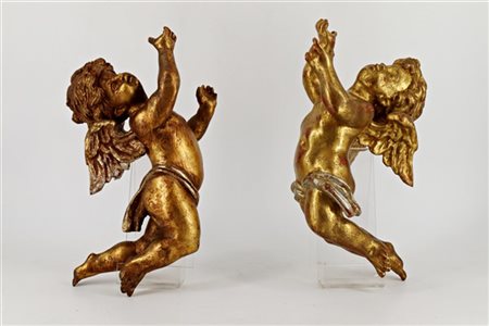 Coppia di angioletti in legno intagliato dorato (l cm 28) (difetti)