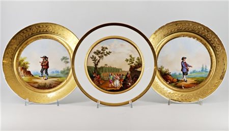 Manifatture diverse, secolo XIX. Lotto composto da un piatto in porcellana dipi