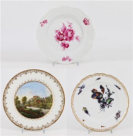 Manfattura di Meissen, secolo XIX. Lotto composto da tre diversi piatti in porc