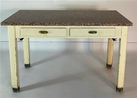 Tavolo in legno laccato bianco con due cassetti e vano porta mattarello sottopi