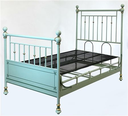 Letto in ferro battuto dipinto in verde (cm 193x113) (difetti)