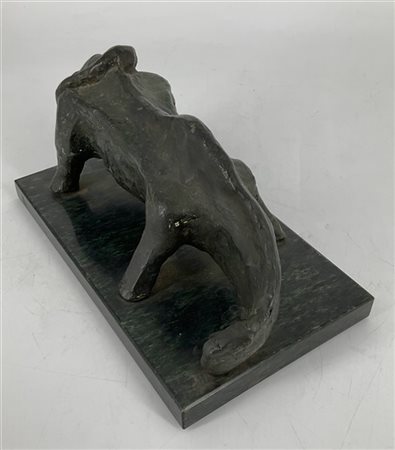 Umberto Milani "Animale fantastico" 
scultura in bronzo su base in marmo
compres