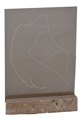 ALBERTO VIANI Maternità, 1978 Serigrafia su cristallo con base in travertino...