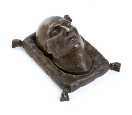 maschera funebre dell'imperatore su cuscino in bronzo 10x12x5 cm