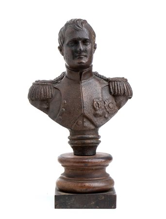 Busto in bronzo di Napoleone su base lignea h 21 cm
