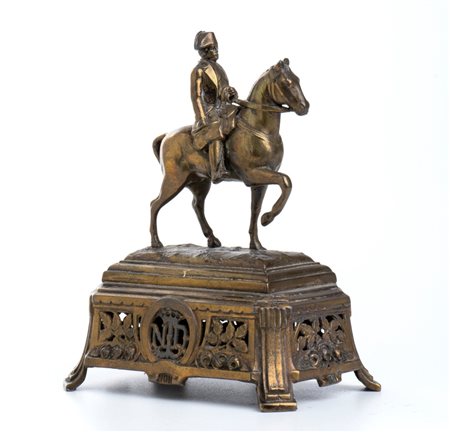 Piccola scultura con Napoleone a cavallo 11x7x14
