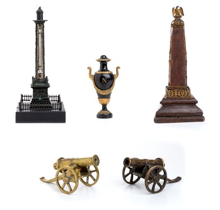 Lotto Multiplo di sculture Lotto composto da 1 colonna di Place Vendome in...