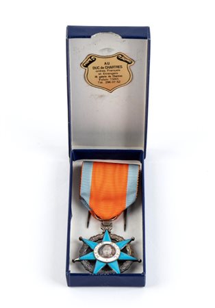 Francia, Repubblica, Ordine al merito sociale, insegna da cavaliere terzo...