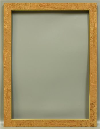 CORNICE IN SUGHERO con parte in metallo dorato cm 74x54,5, luce cm 65x45...