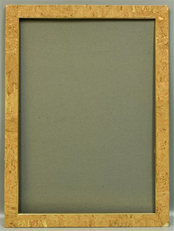 CORNICE IN SUGHERO con parte in metallo dorato cm 74x54,5, luce cm 65x45...