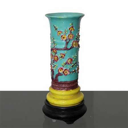 Vaso orientale a rullo cilindro in porcellana smaltata, Dinastia Quinq Famiglia Rosa, nineteen° secolo