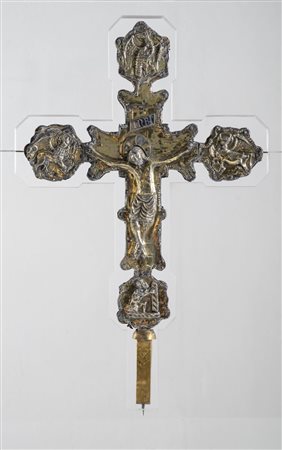 Croce astile in lamina d'argento, legno e argento dorato, Venezia, XVI/XVII secolo