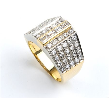  
Anello in oro e diamanti 
 