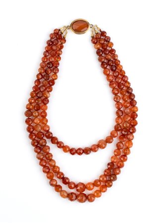 Collana in oro con corniola in oro a basso titolo e sfere sfaccettate di...