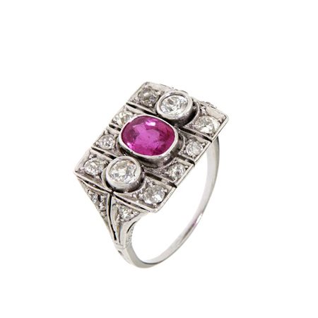 ANELLO Anello in oro bianco, sommità piatta, epoca primi anni '900, con al...