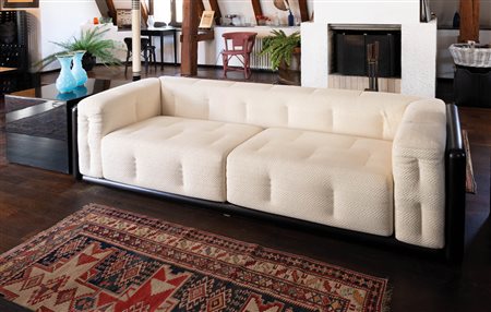 Carlo Scarpa Divano modello Cornaro;Legno tornito e verniciato, imbottitura...