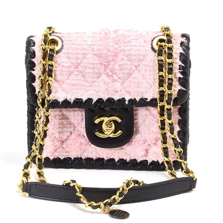 Chanel  
Chanel My Own Frame 
 