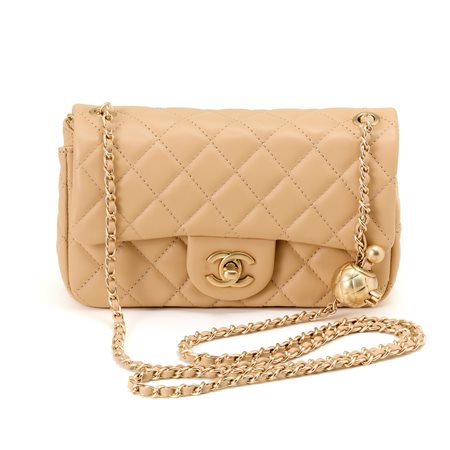 Chanel  
Chanel VIP Gift Timeless mini 
 