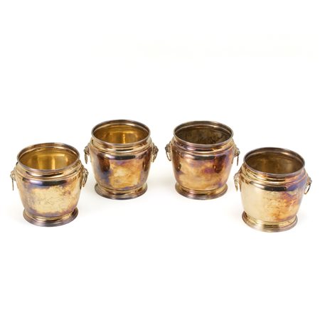 Faraone  
Quattro vasi in argento  
 