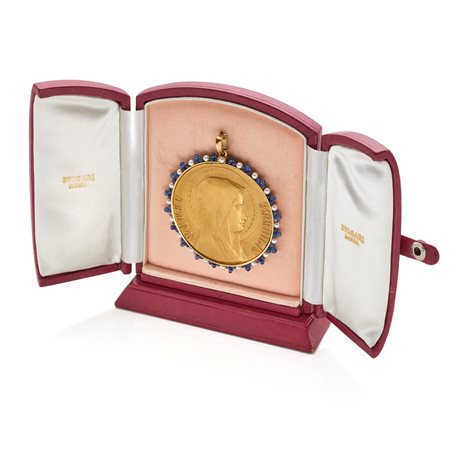 Bulgari  
Pendente Bulgari in oro 
 