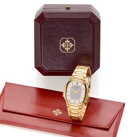 Patek Philippe  
Patek Philippe “Nautellips" 
 